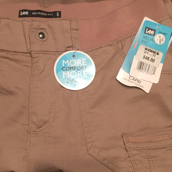 NWT Lee capris - Picture 4 of 6